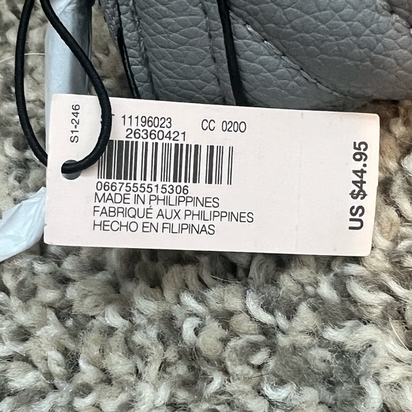 Victoria’s Secret Gray Quilted Women's Wallet - Picture 3 of 9